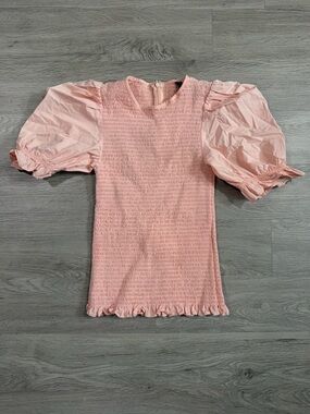 YAS‎ Women's Pink Smocked Puff Sleeve Top